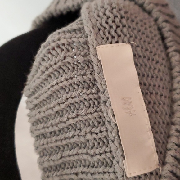 NWOT H&M ribbed sweater vest - Picture 8 of 8